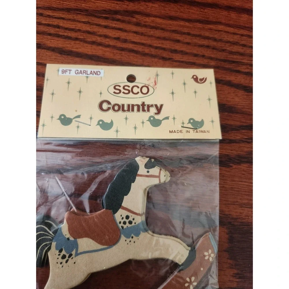 Vintage NOS SSCO Country‎ Rocking Horse 9 Foot Paper Garland Made In Taiwan